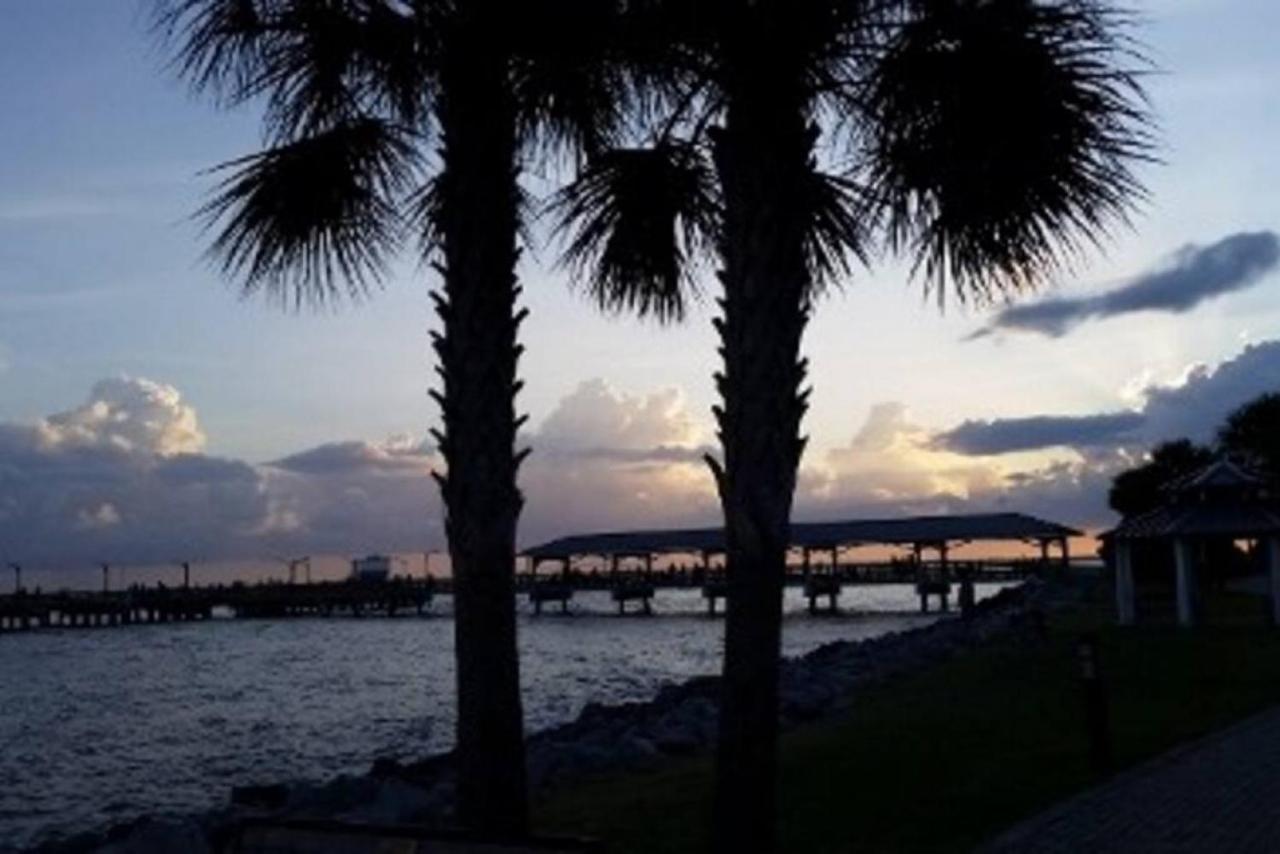 Вилла T15 Downstairs Beachy Quiet King Bed St. Simons Island Экстерьер фото